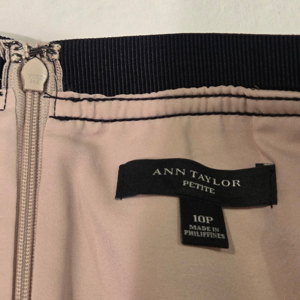 Ann Taylor Women's Pencil Skirt Size 10 Petite Cream Black Professional Office - Picture 3 of 9
